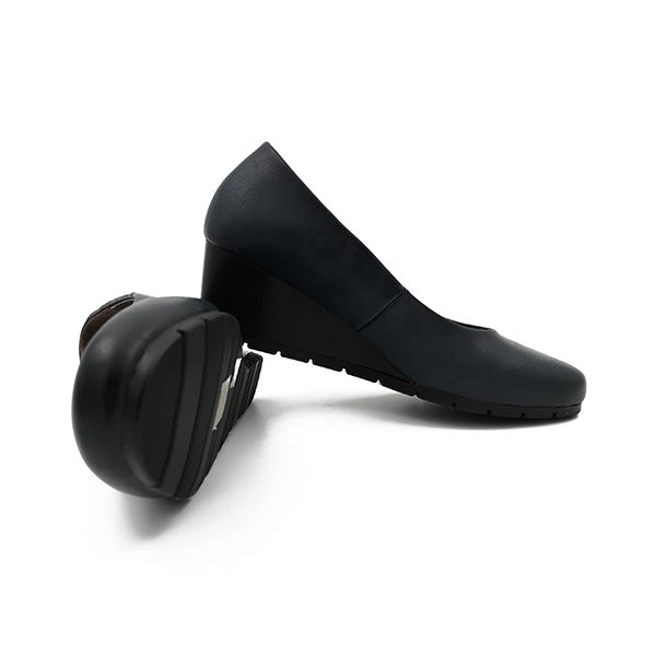 Elegant Comfort Closed Toe Wedge - 0059