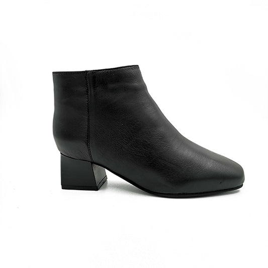Low Heel Leather Ankle Boot - 0880