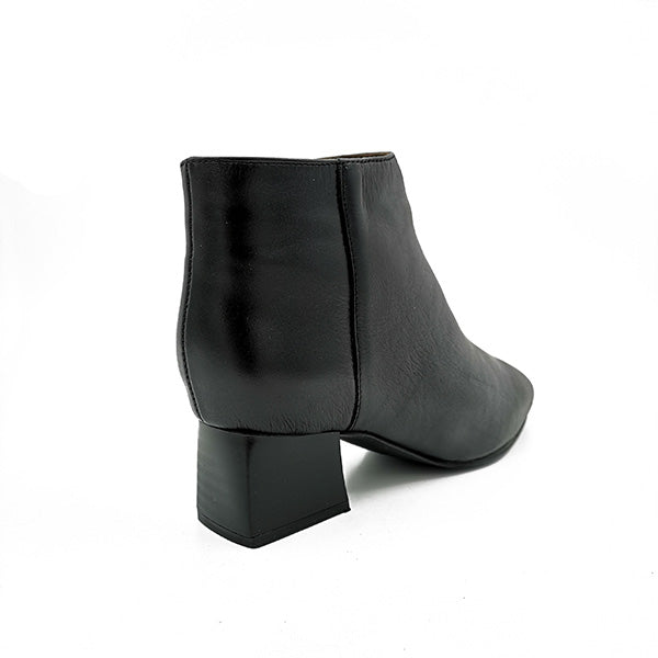 Low Heel Leather Ankle Boot - 0880