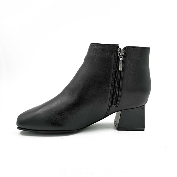 Low Heel Leather Ankle Boot - 0880