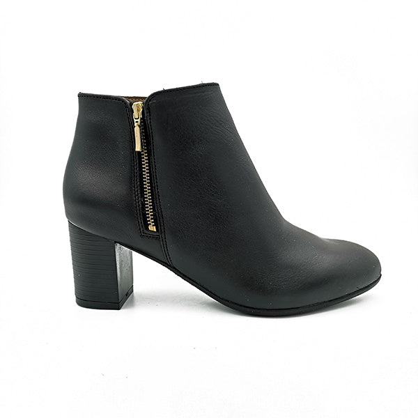 Leather Ankle Boot With Side Zip - 1054