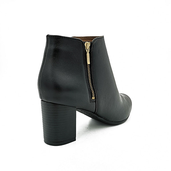 Leather Ankle Boot With Side Zip - 1054