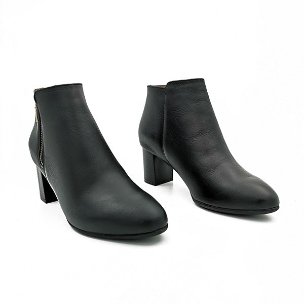Leather Ankle Boot With Side Zip - 1054