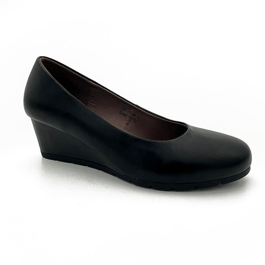 Elegant Comfort Closed Toe Wedge - 0059